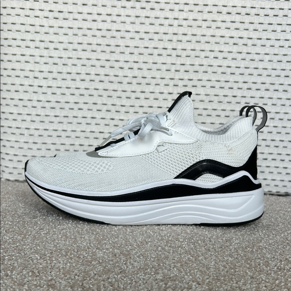 Puma White and Black Sneakers - Picture 2 of 6